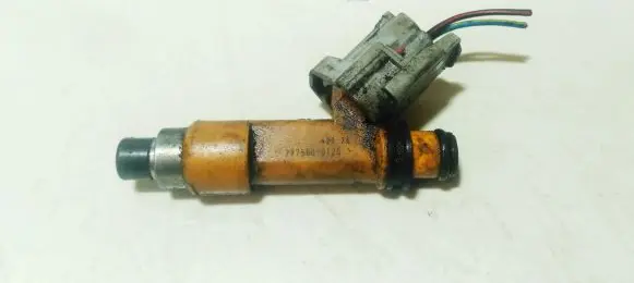 Suzuki Swift I Fuel injector 2975000120 42526