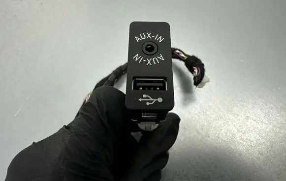 BMW X1 F48 F49 USB socket connector 9266607