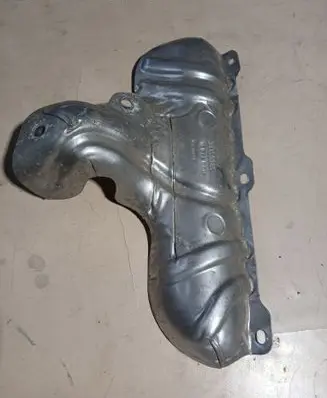 Volvo V60 Heat shield in engine bay 31359985