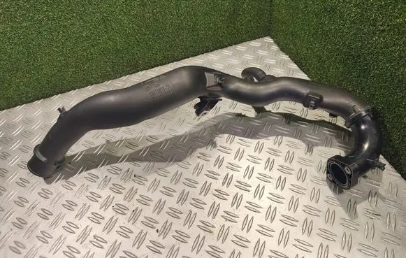 Intercooler hose/pipe