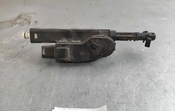 Volvo S80 Headlight washer spray nozzle 30655066 30655067