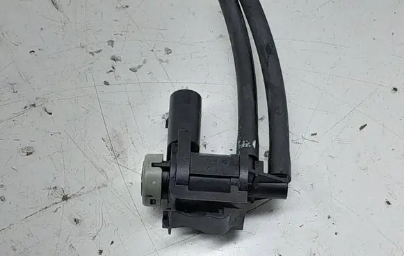 Audi A5 Sportback 8TA Turbo solenoid valve 1K0906283A
