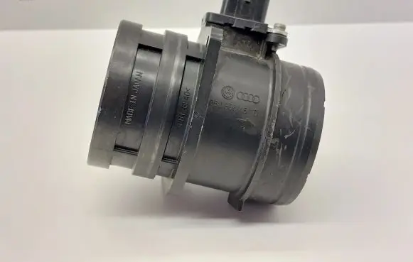Audi A4 S4 B8 8K Mass air flow meter 06J906461D