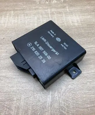 Mercedes-Benz E W210 Light module LCM 2108202526 5LA007508