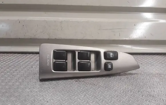 Toyota Corolla Verso E121 Electric window control switch 8404013081