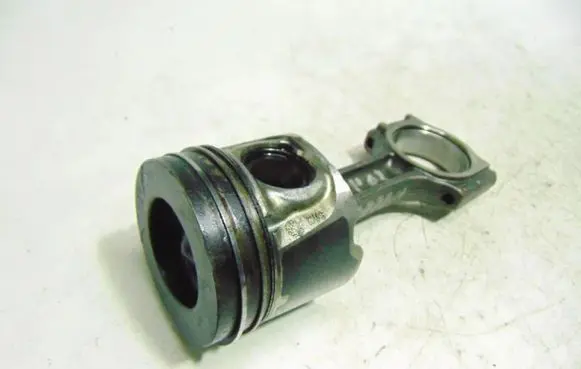 Renault Megane I Piston 