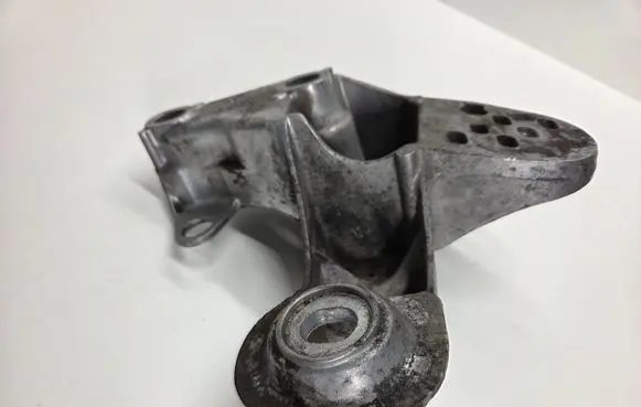 Audi A4 S4 B5 8D Engine mounting bracket 4B0199351B