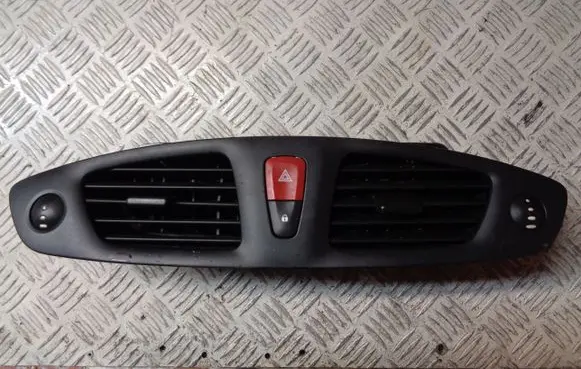 Dash center air vent grill