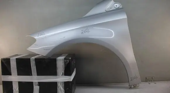 Fender mounting bracket