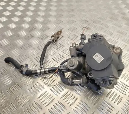 Infiniti Q50 Fuel injection high pressure pump A6510702301