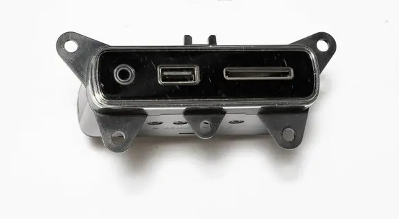 Jeep Grand Cherokee USB socket connector 68258696AA