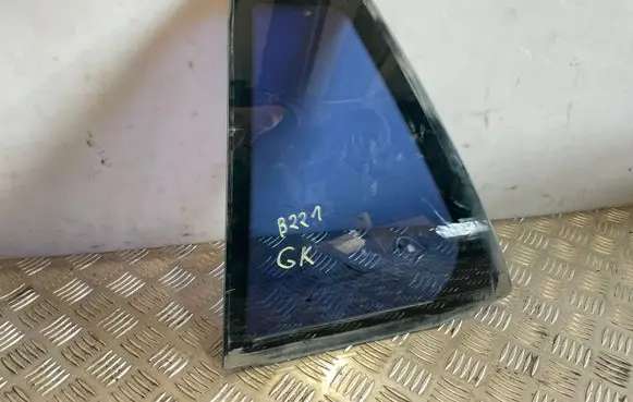 Mercedes-Benz C W204 Rear vent window glass E00025520C