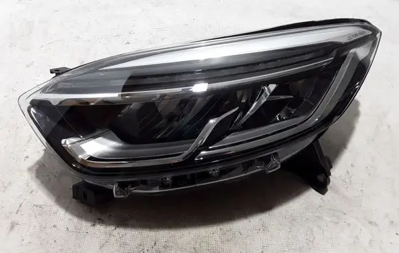 Renault Captur II Headlight/headlamp 260605214R