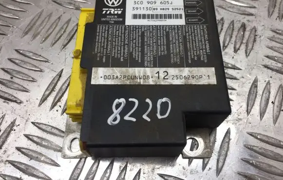 Volkswagen PASSAT B6 Airbag control unit/module 3C0909605J 8220