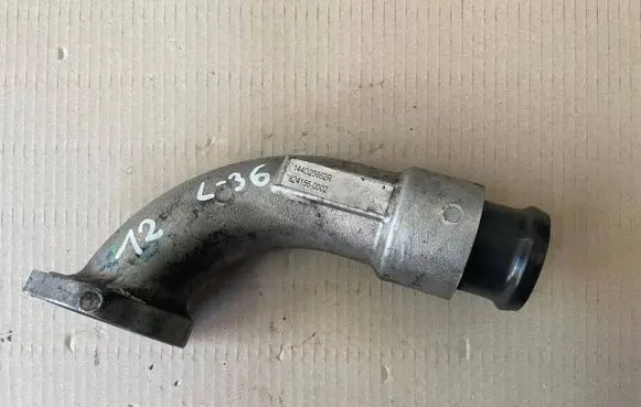 Renault Trafic III (X82) Turbo air intake inlet pipe/hose 144D25662R 8241560002