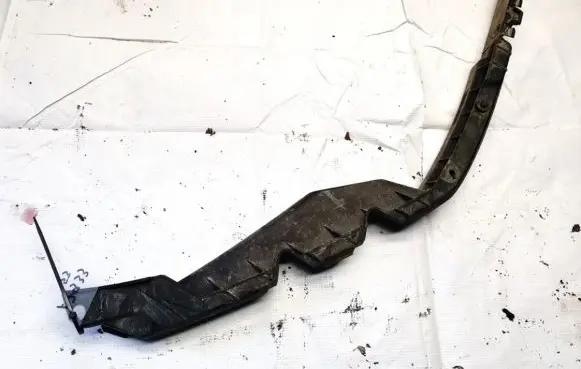 Skoda Octavia Mk2 (1Z) Front bumper mounting bracket 1z0807183b