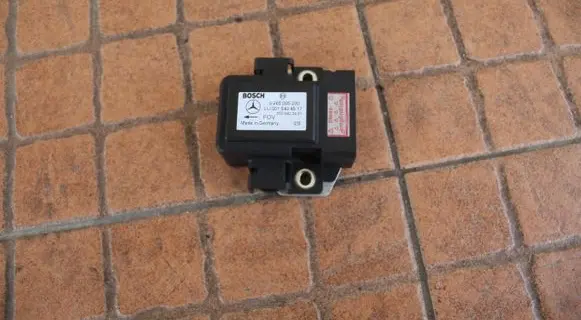 Mercedes-Benz E W210 ESP acceleration yaw rate sensor 0265005230