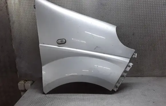 Nissan Primastar Fender