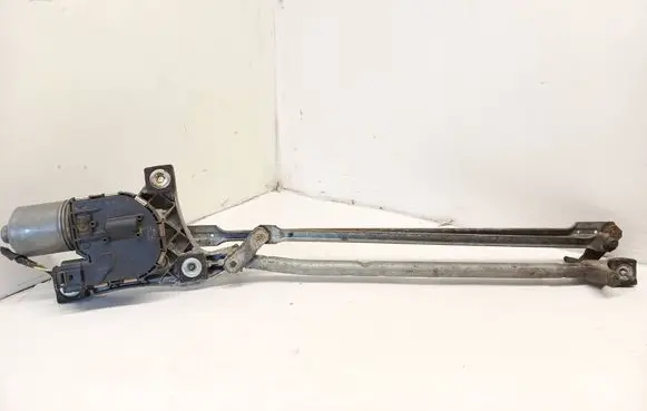 Volvo V50 Front wiper linkage and motor 30699342
