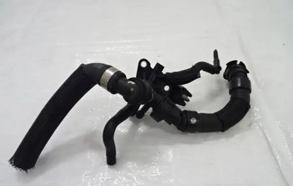 Renault Scenic IV - Grand scenic IV Engine coolant pipe/hose 210472134R