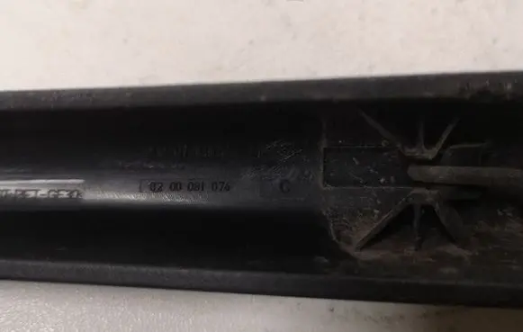 Renault Clio II Rear wiper blade arm 8200081076