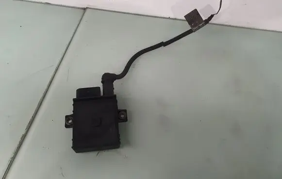 Glow plug pre-heat relay