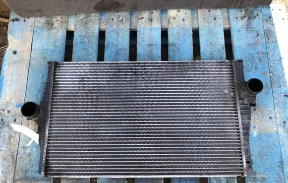 Volvo XC90 Intercooler radiator 989581K 04160794 31274553