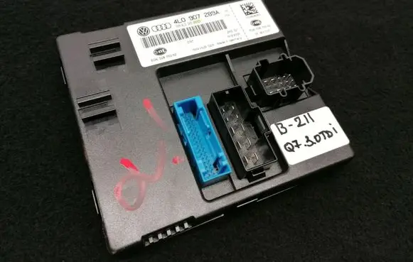 Audi Q7 4L Comfort/convenience module 4L0907289A 4L0910289D