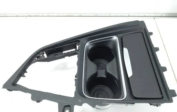 Cup holder front