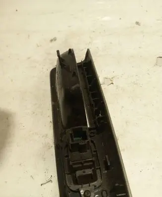 Volvo V50 Electric window control switch 8663813