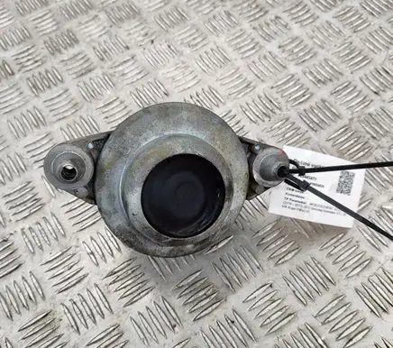 Mercedes-Benz CLS C218 X218 Engine mount bracket A2182400417