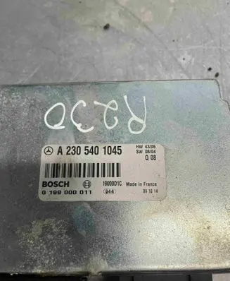 Mercedes-Benz SL R230 Battery control module A2305401045