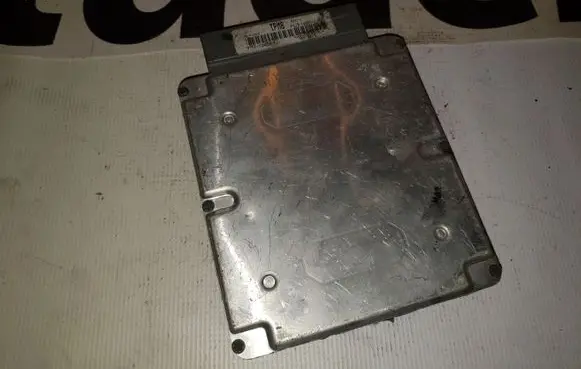 Mazda 626 Engine control unit/module F7FF12A650FJ