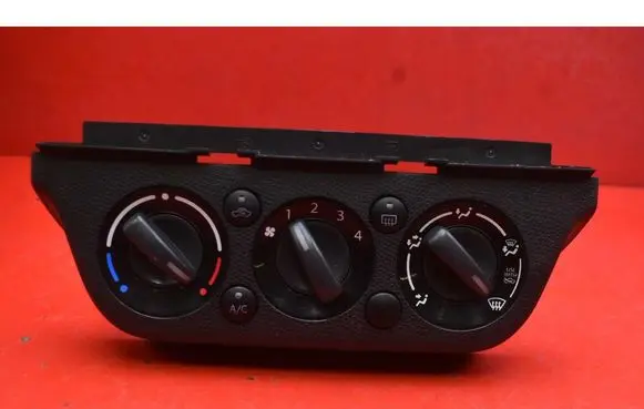 Suzuki Swift I Climate control unit 