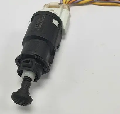 Renault Espace - Grand espace IV Brake pedal sensor switch 042209005
