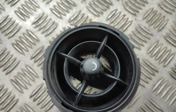 Mini One - Cooper Clubman R55 Dashboard side air vent grill/cover trim