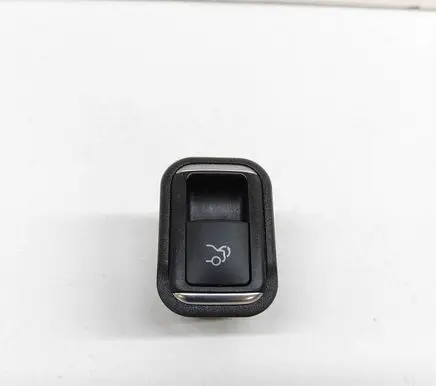 Mercedes-Benz CLS C218 X218 Tailgate/boot open switch button A2129059200