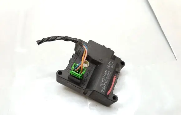 Mitsubishi Space Star Air flap motor/actuator MR910476