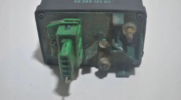 Peugeot 206 Glow plug pre-heat relay 9639912580