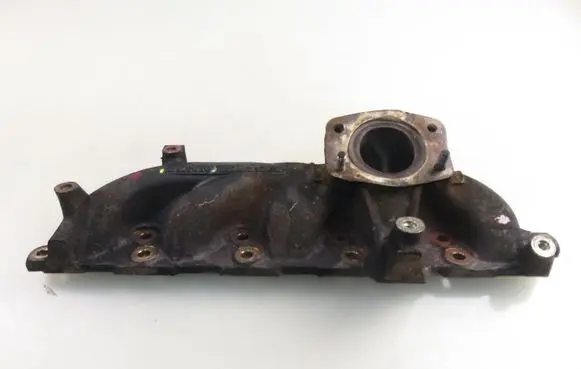 Volvo V70 Exhaust manifold 30637921
