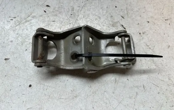 Dacia Spring Front door upper hinge 804205044R