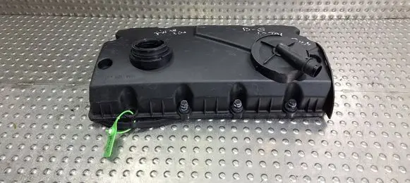 Volkswagen Golf IV Rocker cam cover 038103475NP