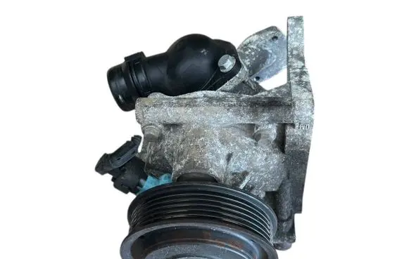 Opel Insignia A Water pump 55484533
