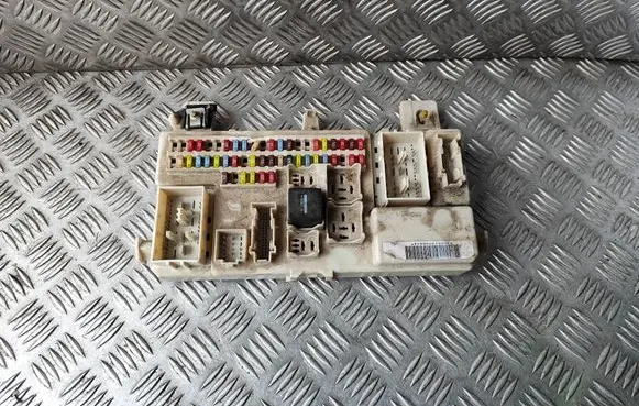 Ford Focus Fuse module 4M5T14A073BE 4M5T14014LAD