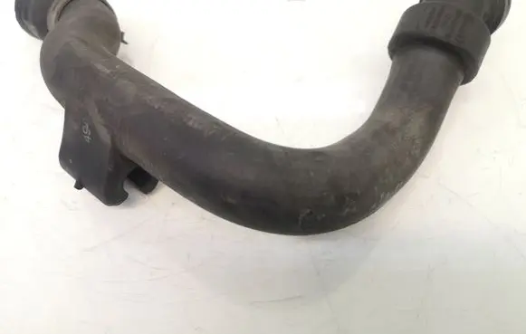Volkswagen PASSAT B5.5 Engine coolant pipe/hose 8D0121101AD