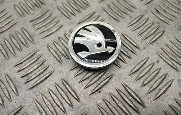Skoda Octavia Mk4 Original wheel cap 5E0601151