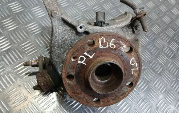 Volkswagen PASSAT B6 Front wheel hub spindle knuckle