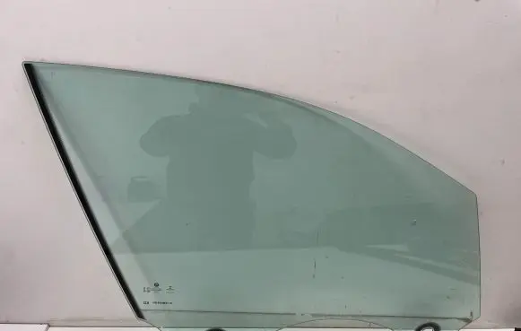 BMW iX Front door window glass four-door