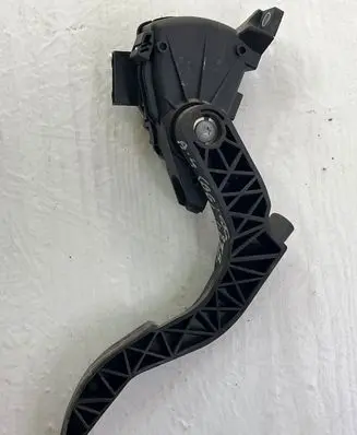 Audi A4 S4 B6 8E 8H Accelerator throttle pedal 8E1721523A 6PV00837501