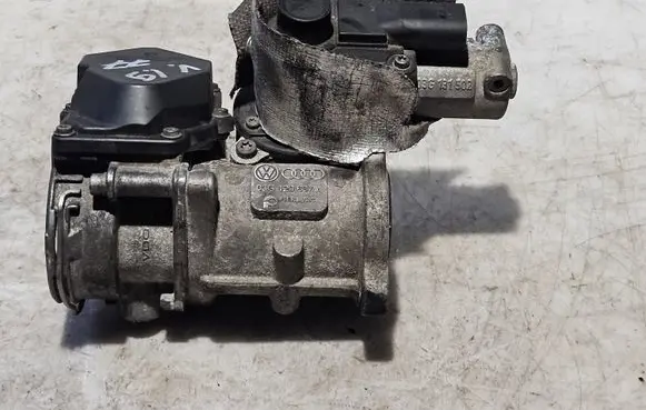 Volkswagen Caddy Throttle valve 03G129637A 03G131502